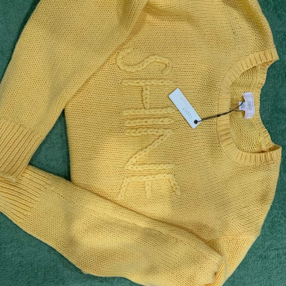 Sweater - Picture 5 of 5